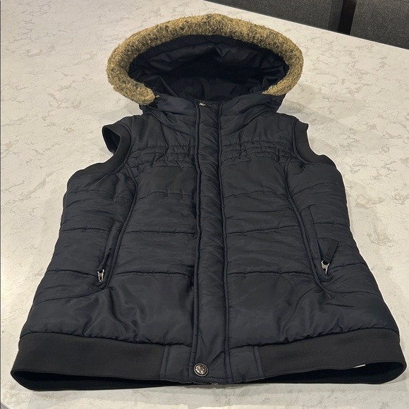 Burton Dryride Puffer Vest Black Hooded Faux Fur Trim Size Large - Picture 12 of 12